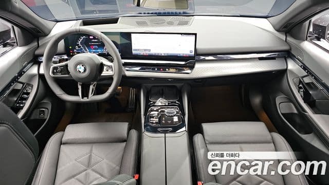 BMW 5 Series 2025 — ფოტო 7/20