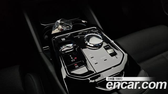 BMW 5 Series 2025 — ფოტო 9/20
