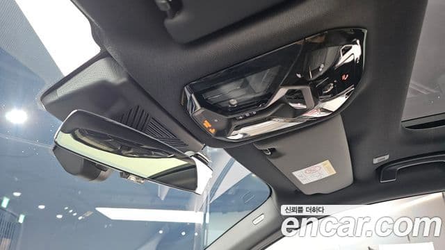 BMW 5 Series 2025 — ფოტო 14/20