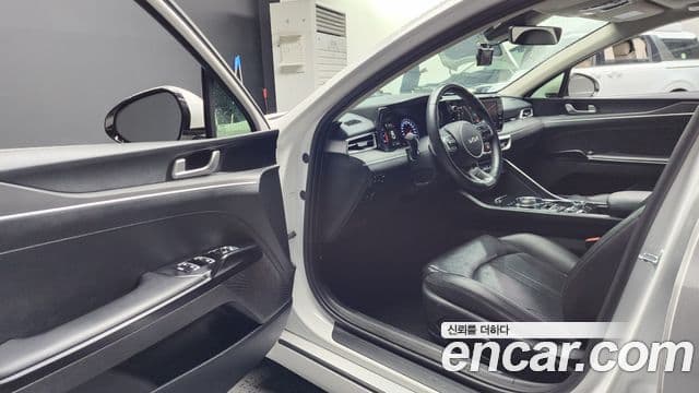 Kia K5 2022 — Şəkil 10/20
