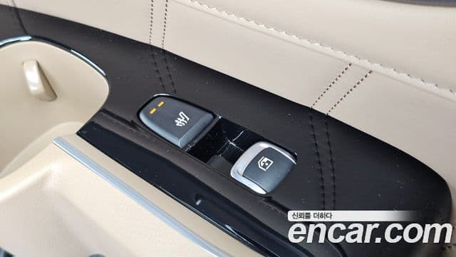 Kia Sorento 2023 — ფოტო 18/20