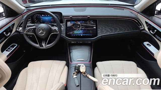 Mercedes-Benz E-Class 2024 — ფოტო 7/20