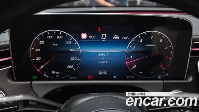 Mercedes-Benz E-Class 2024 — ფოტო 8/20