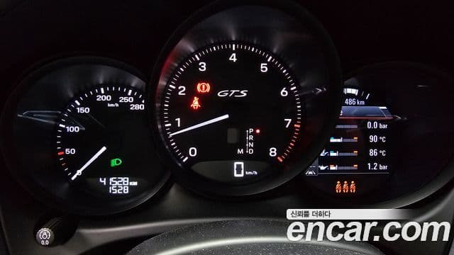 Porsche Macan 2023 — Şəkil 8/20