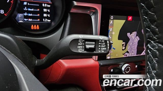 Porsche Macan 2023 — Şəkil 17/20