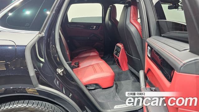 Porsche Cayenne 2020 — Şəkil 19/20