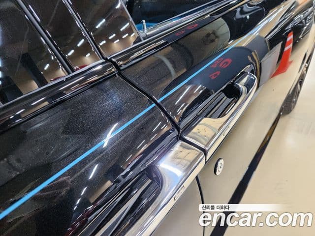 Rolls-Royce Cullinan 2023 — ფოტო 20/20