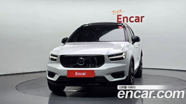 Volvo XC40 2021 — ფოტო 3/20