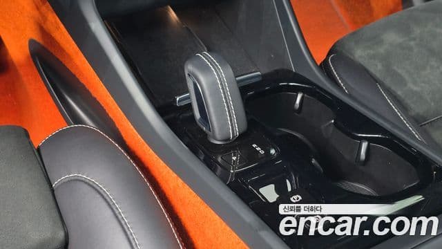 Volvo XC40 2021 — ფოტო 9/20
