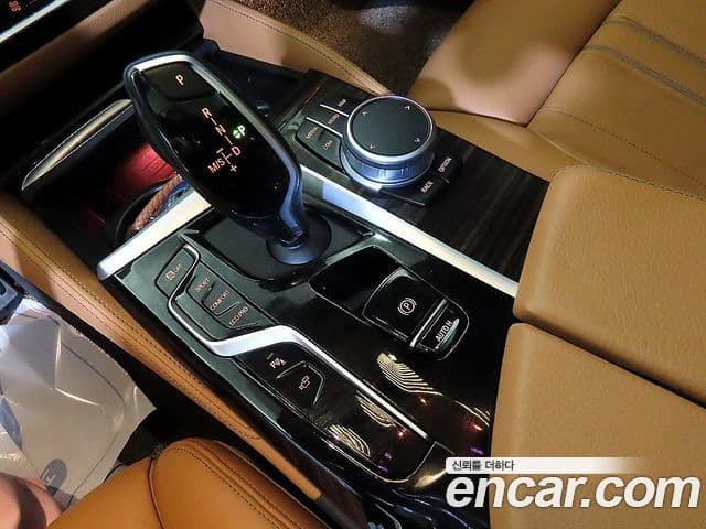BMW 5 Series 2021 — Фото 12/20
