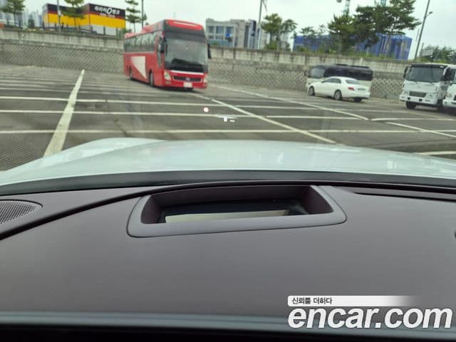 Genesis G90 2023 — Şəkil 14/17