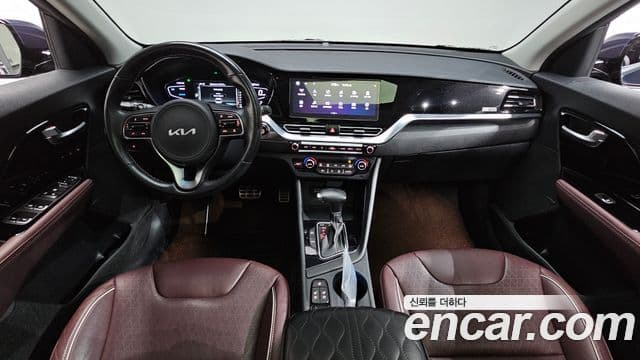 Kia Niro 2021 — Фото 7/20