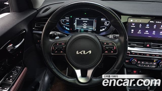 Kia Niro 2021 — Фото 13/20