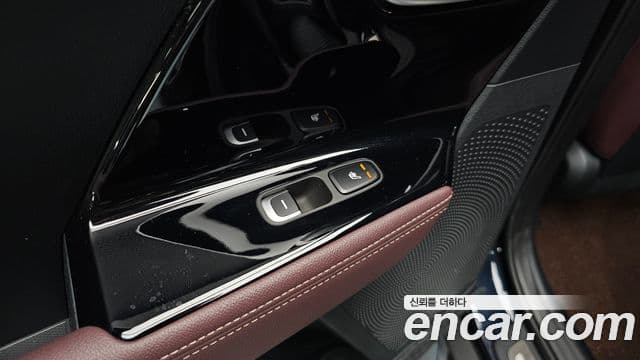 Kia Niro 2021 — Фото 19/20