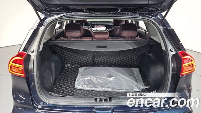 Kia Niro 2021 — Фото 20/20