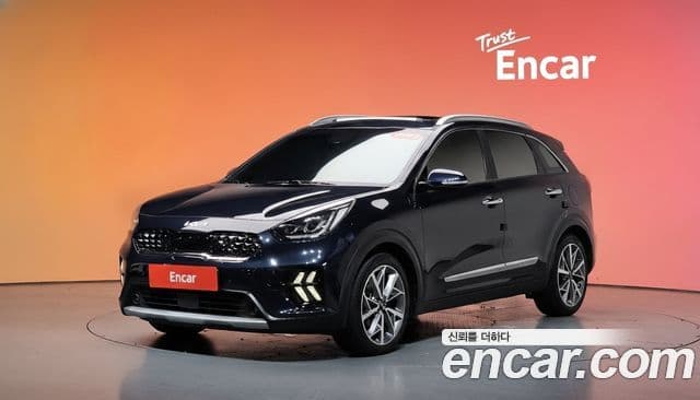 Kia Niro 2021 — Фото 1/20