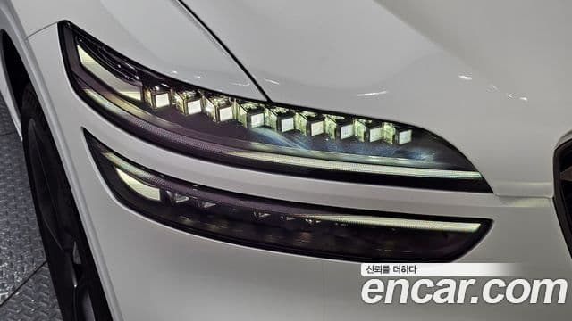 Genesis GV70 2024 — ფოტო 14/44