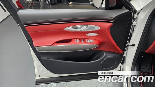 Genesis GV70 2024 — ფოტო 36/44