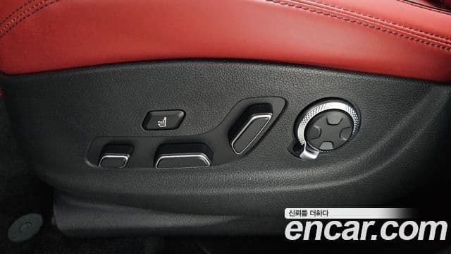 Genesis GV70 2024 — ფოტო 31/44