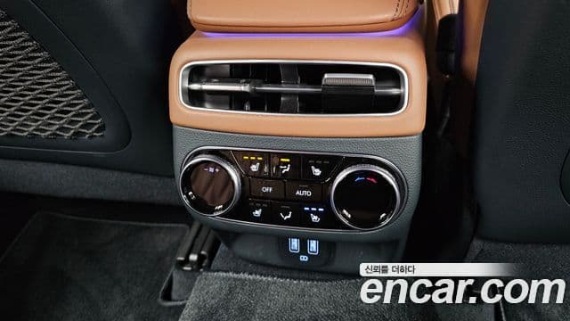 Genesis GV70 2022 — Şəkil 19/20