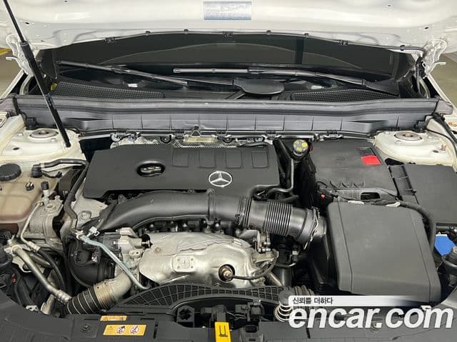 Mercedes-Benz GLB-Class 2021 — ფოტო 5/20