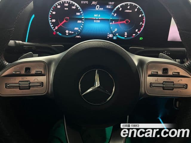 Mercedes-Benz GLB-Class 2021 — ფოტო 6/20