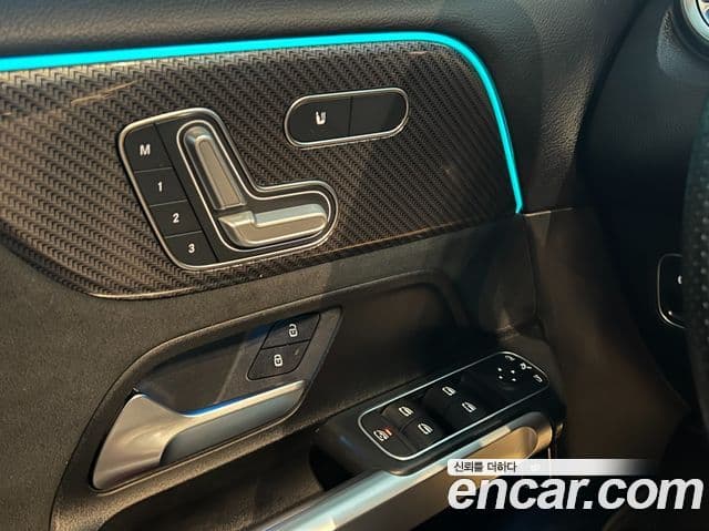 Mercedes-Benz GLB-Class 2021 — ფოტო 7/20