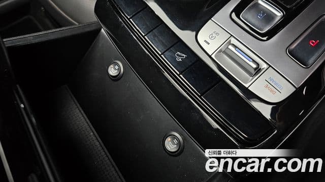 Hyundai The New Tucson 2021 — ფოტო 19/20
