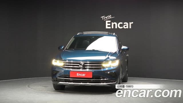Volkswagen Tiguan 2023 — Photo 34/35