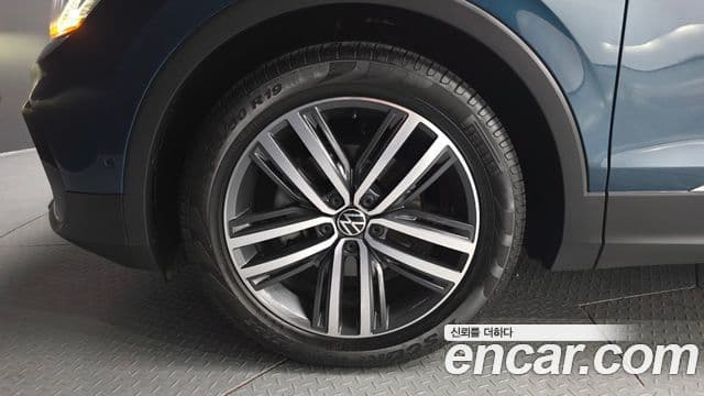 Volkswagen Tiguan 2023 — Photo 20/35