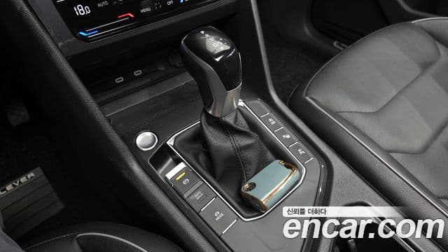Volkswagen Tiguan 2023 — Photo 27/35