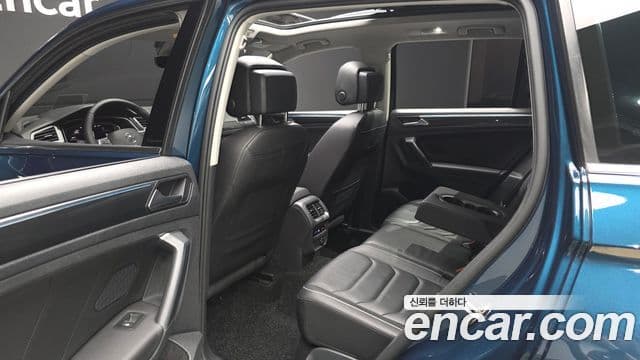 Volkswagen Tiguan 2023 — Photo 30/35