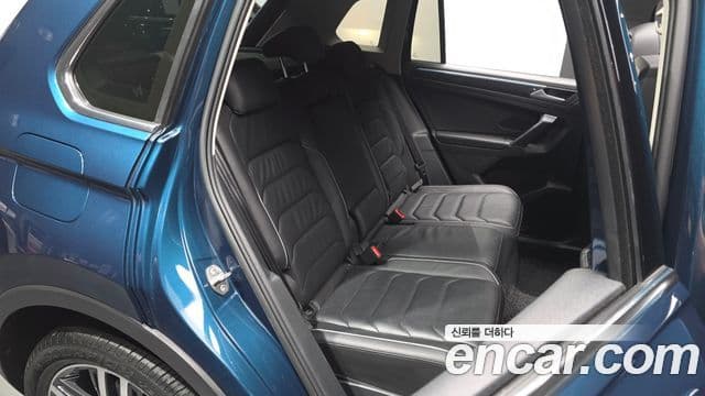 Volkswagen Tiguan 2023 — Photo 1/35