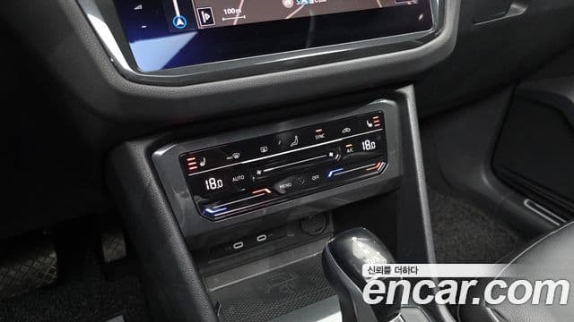 Volkswagen Tiguan 2023 — Photo 32/35
