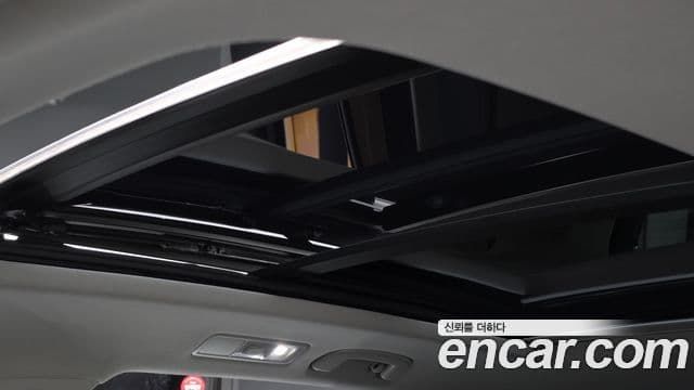 Volkswagen Tiguan 2023 — Photo 22/35
