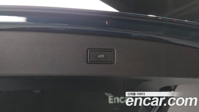 Volkswagen Tiguan 2023 — Photo 28/35