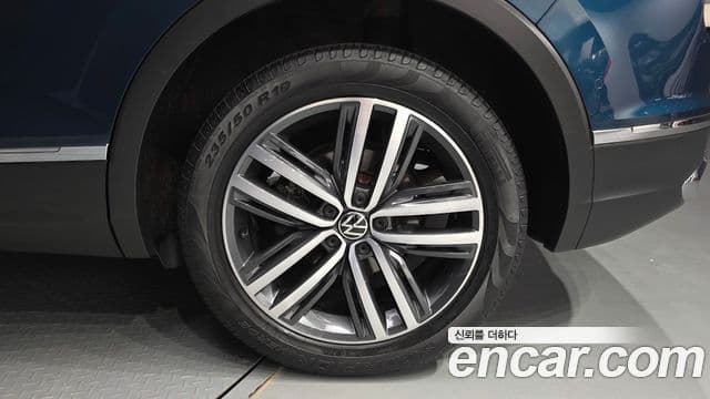 Volkswagen Tiguan 2023 — Photo 25/35