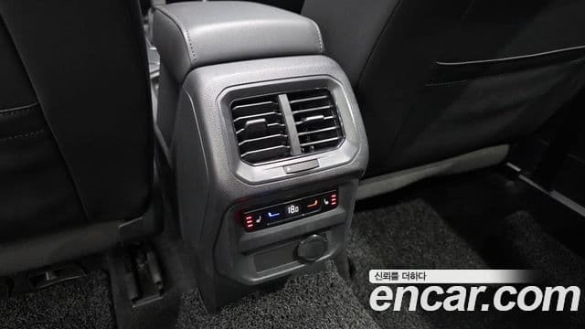 Volkswagen Tiguan 2023 — Photo 2/35