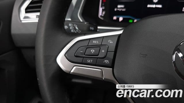 Volkswagen Tiguan 2023 — Photo 13/35