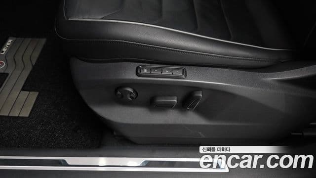 Volkswagen Tiguan 2023 — Photo 6/35
