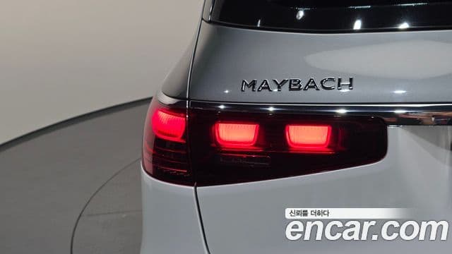 Mercedes-Benz GLS-Class 2024 — Photo 31/38