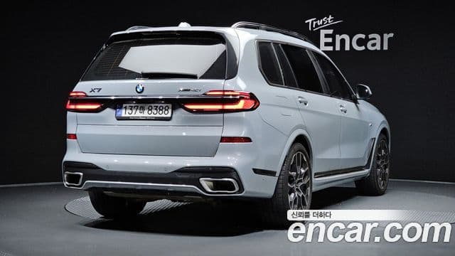 BMW X7 2024 — Photo 1/32