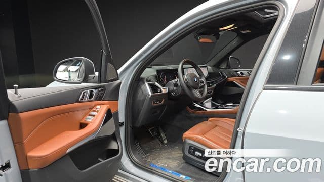 BMW X7 2024 — Photo 14/32
