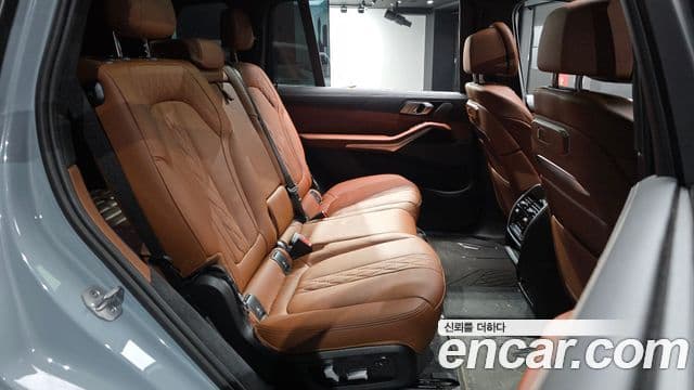 BMW X7 2024 — Photo 11/32