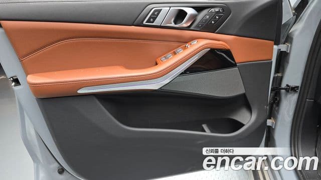 BMW X7 2024 — Photo 16/32