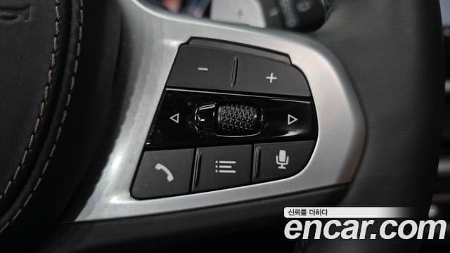 BMW X7 2024 — Photo 8/32