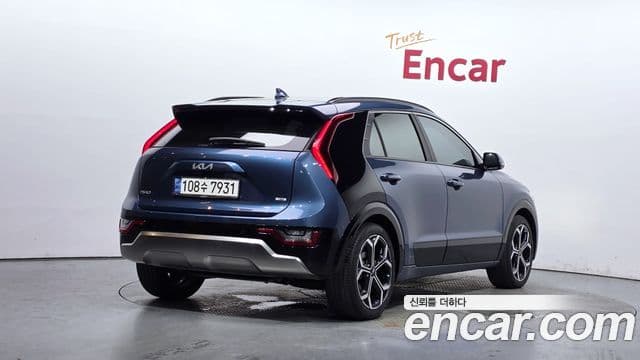Kia Niro 2022 — ფოტო 2/20