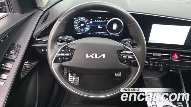 Kia Niro 2022 — ფოტო 14/20