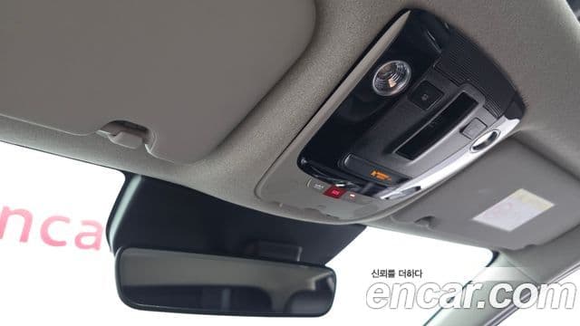 Kia Niro 2022 — ფოტო 19/20