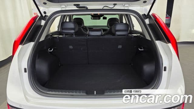 Kia Niro 2022 — фото 20 из 20